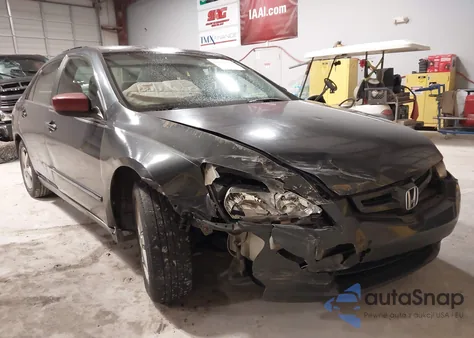 2004 Honda Accord 2.4 Lx z USA, uszkodzony, nr VIN 1HGCM56374A163200